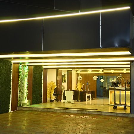 Hotel Mars Chennai Exteriör bild