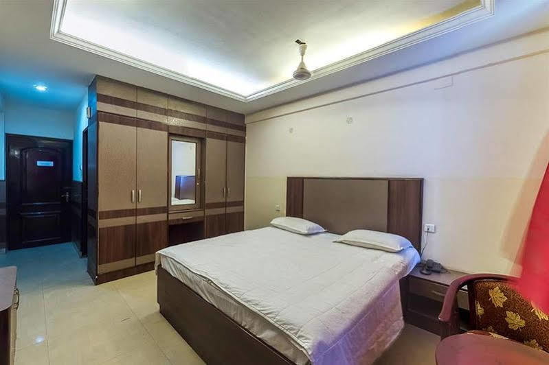 Hotel Mars Chennai Exteriör bild